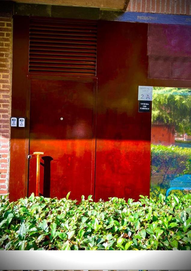 Homeabout Madrid Río Apartment Exterior foto
